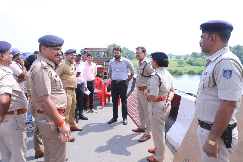 कलेक्टर एवं एसपी ने किया गणेश प्रतिमा विसर्जन स्थलों का निरीक्षण