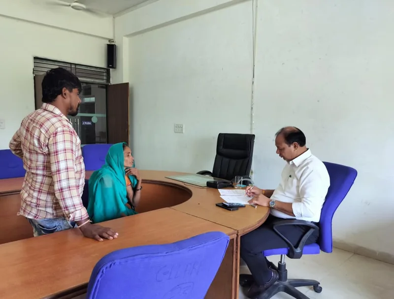 कलेक्ट्रेट कार्यालय में साप्ताहिक जनसुनवाई का किया गया आयोजन